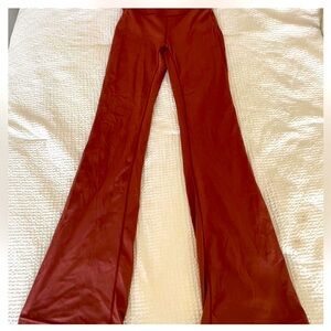 Terracotta Lululemon flared leggings💕